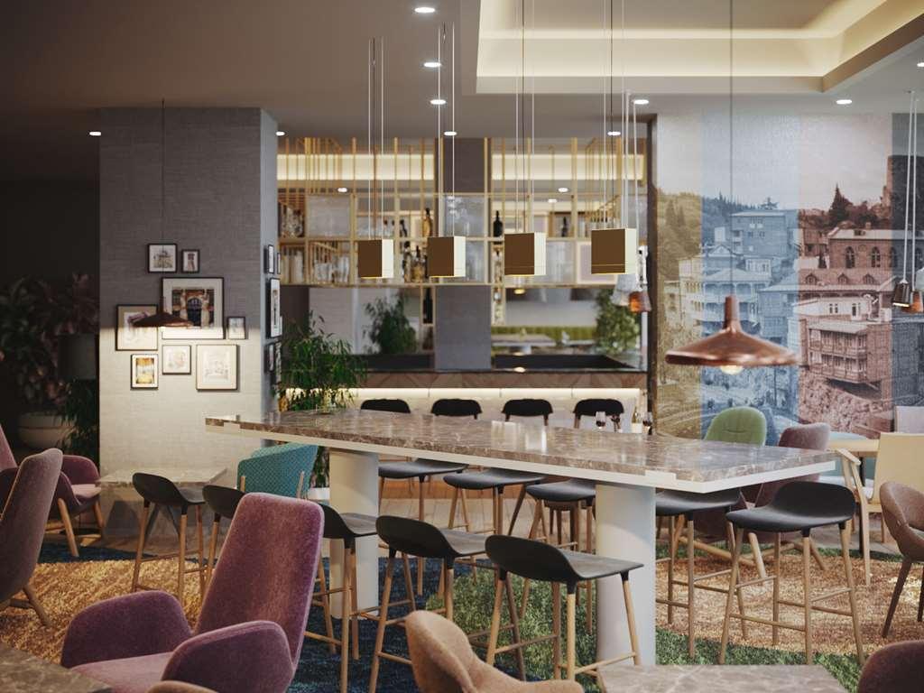 Hilton Garden Inn Tbilisi Riverview מסעדה תמונה