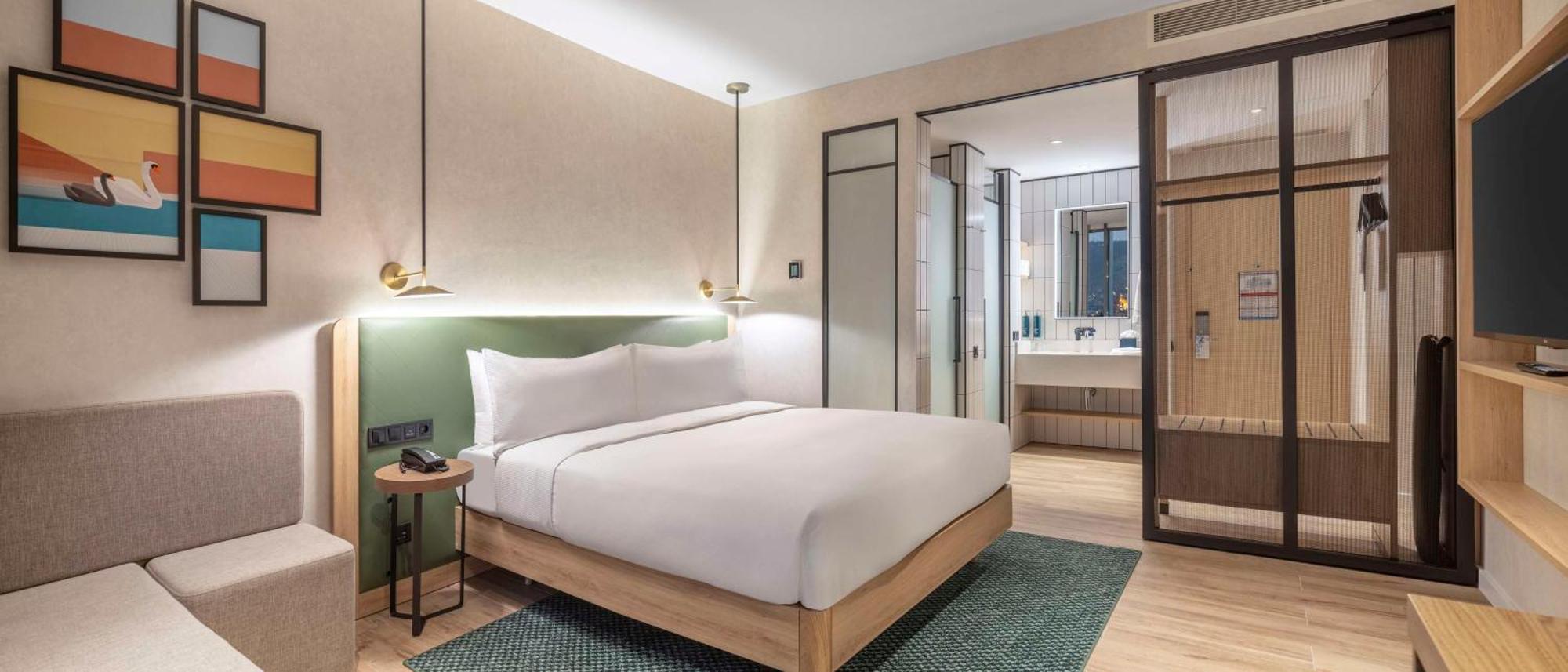 Hilton Garden Inn Tbilisi Riverview מראה חיצוני תמונה