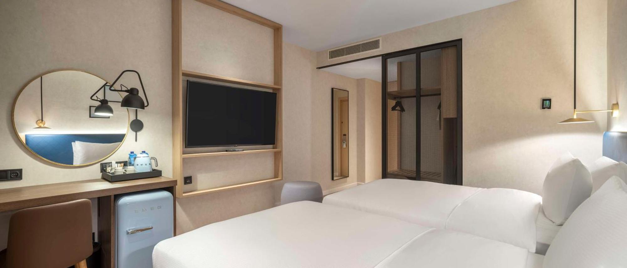 Hilton Garden Inn Tbilisi Riverview מראה חיצוני תמונה