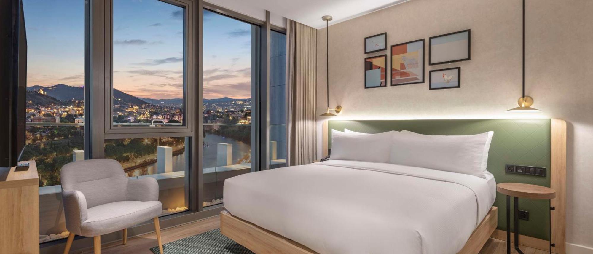 Hilton Garden Inn Tbilisi Riverview מראה חיצוני תמונה