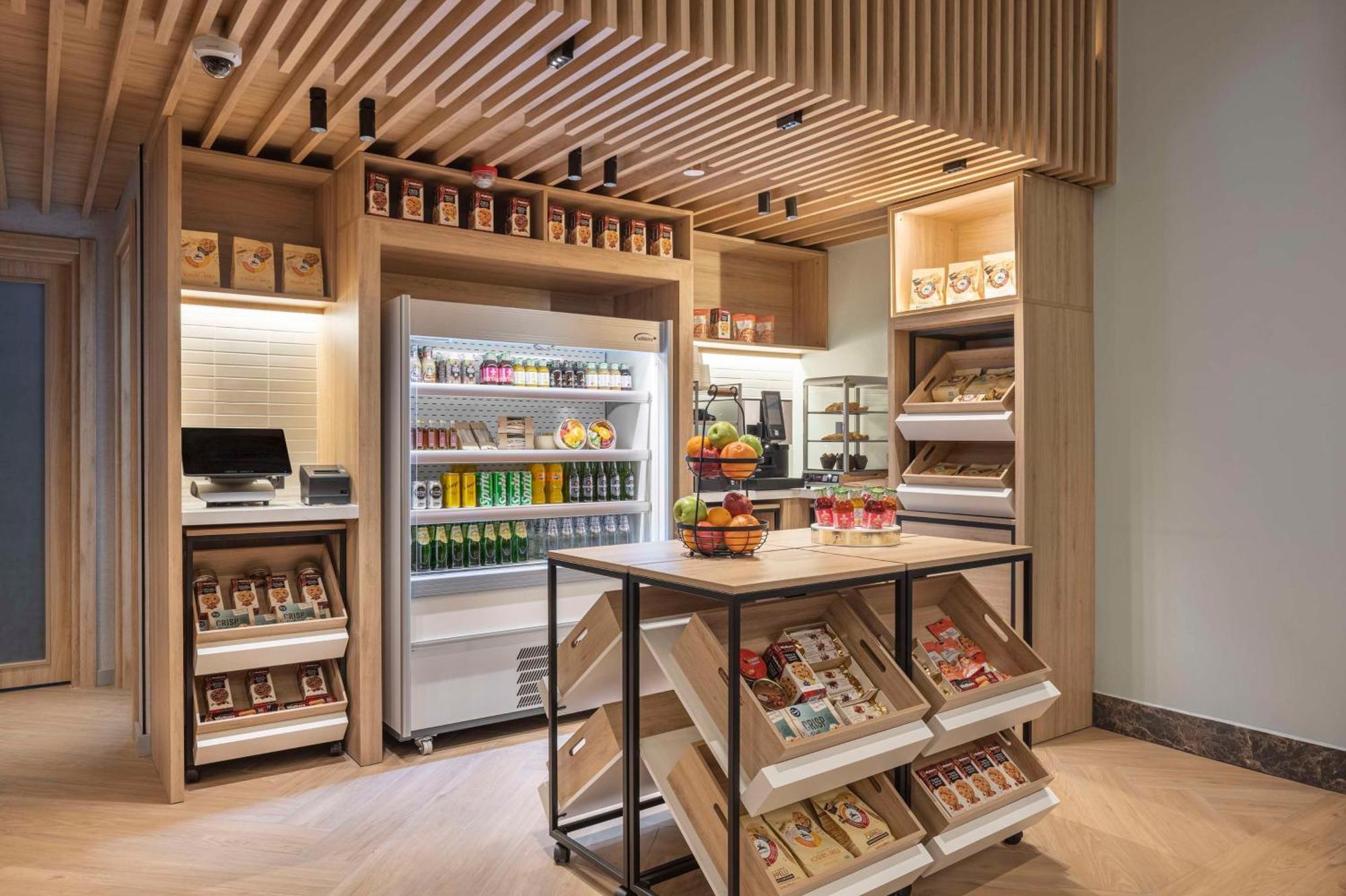 Hilton Garden Inn Tbilisi Riverview מראה חיצוני תמונה