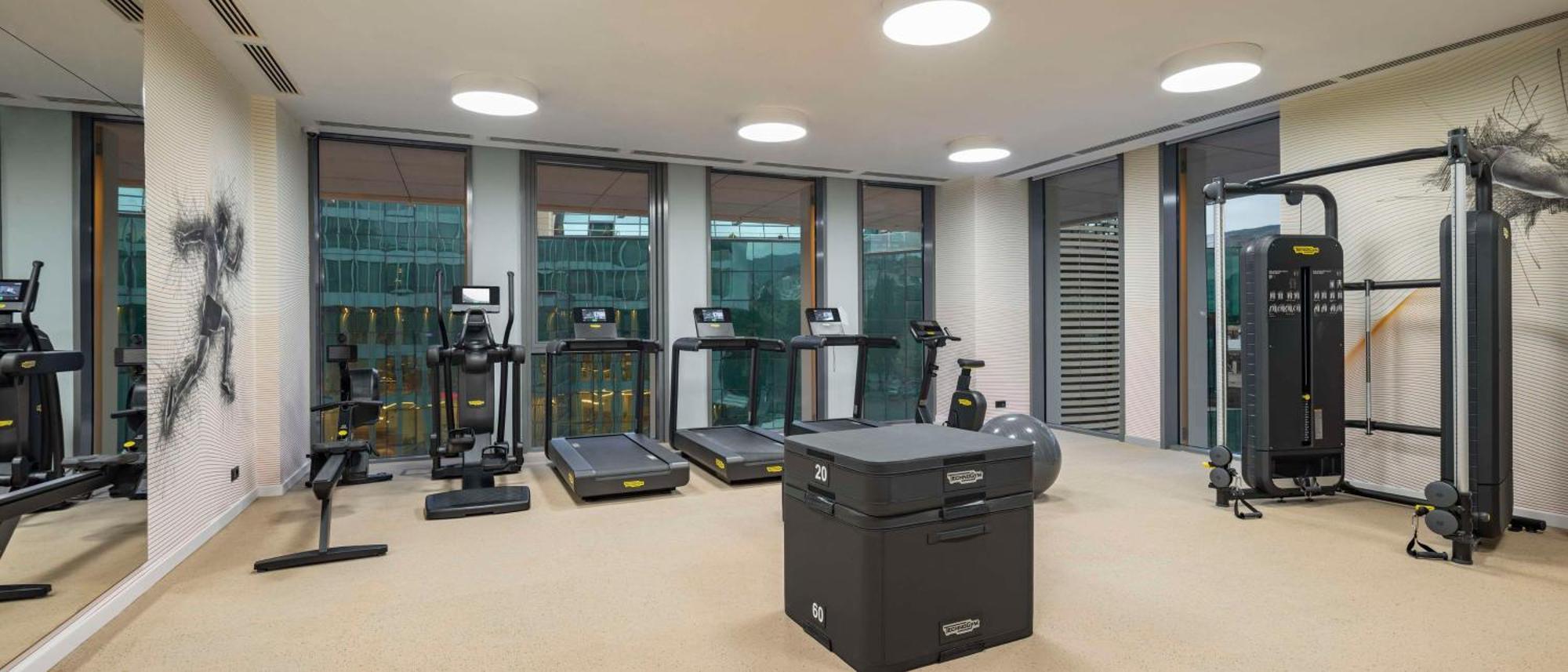 Hilton Garden Inn Tbilisi Riverview מראה חיצוני תמונה
