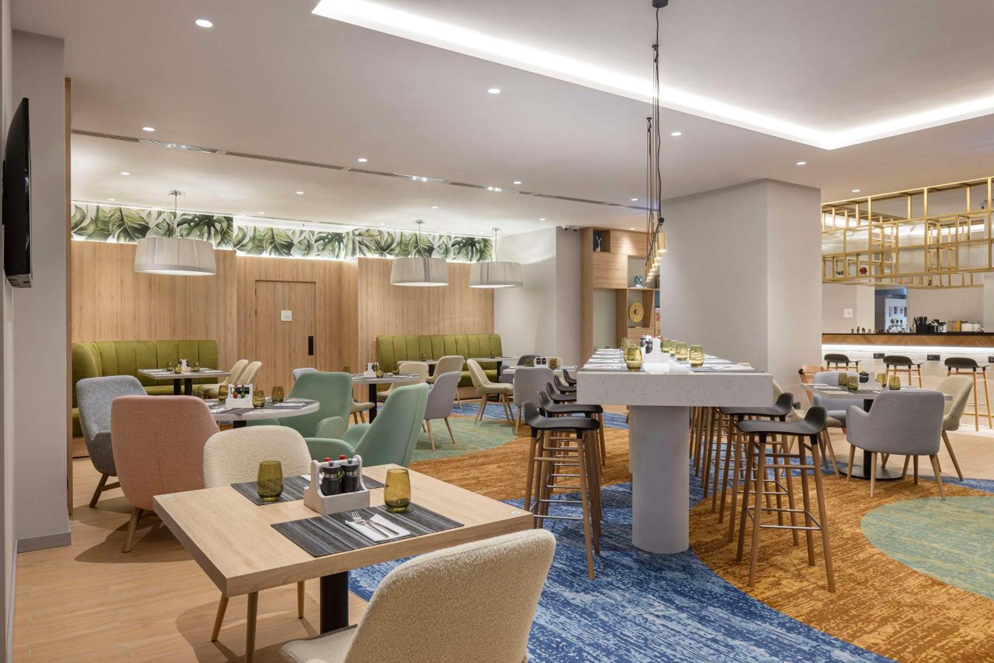 Hilton Garden Inn Tbilisi Riverview מראה חיצוני תמונה