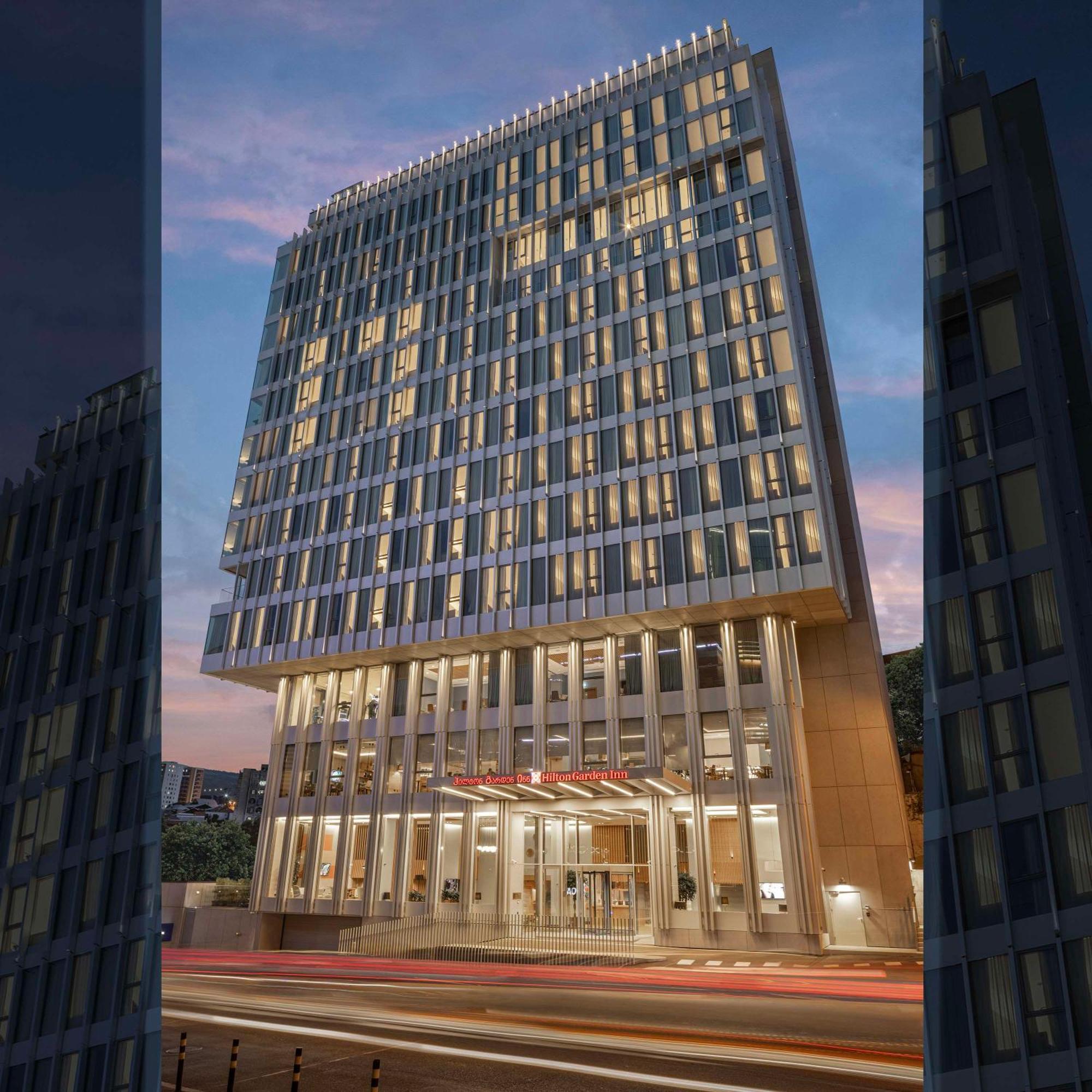 Hilton Garden Inn Tbilisi Riverview מראה חיצוני תמונה