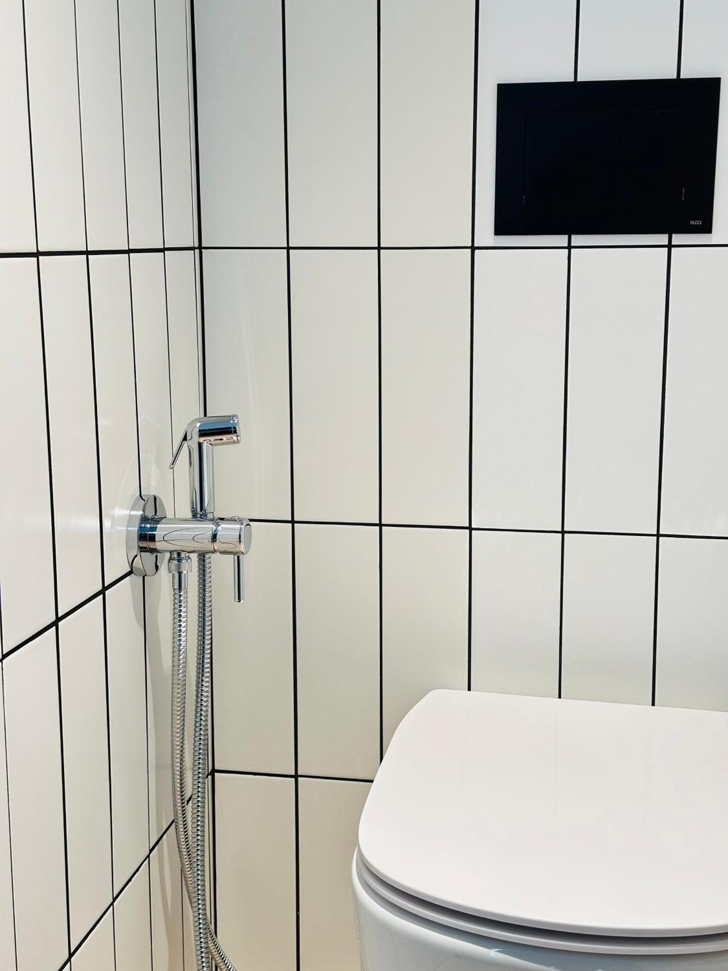 Hilton Garden Inn Tbilisi Riverview מראה חיצוני תמונה